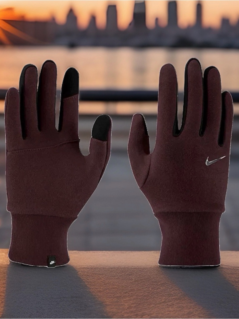 Nike Women’s Size M Brushed Phoenix Fleece Gloves. Burgundy. New with Tags